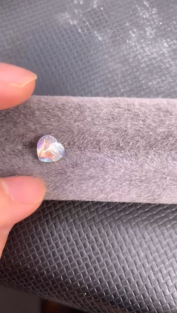 月光石裸石天然彩虹月光石2.7ct