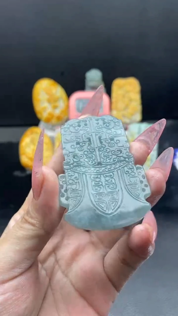 定制翡翠未镶嵌挂件