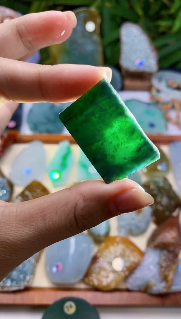 定制翡翠未镶嵌翡翠