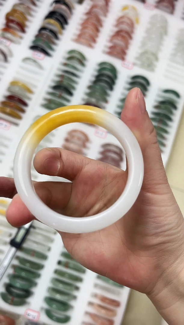 未镶嵌手镯石英质玉18-53