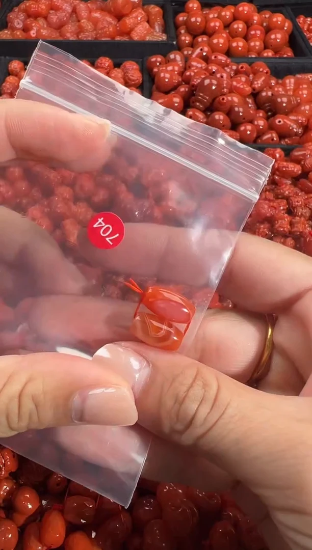 颈饰未镶嵌南红玛瑙1