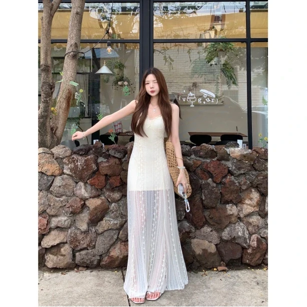 浪漫高级感吊带连衣裙女夏季新款显瘦修身气质设计感长裙1233