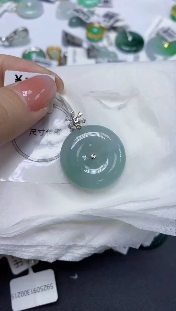 颈饰未镶嵌翡翠天然缅甸翡翠A货多样性发一件