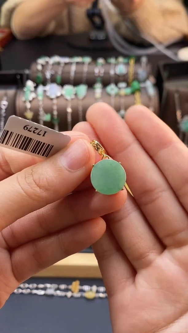 颈饰银S925镶嵌翡翠多样性发一17078