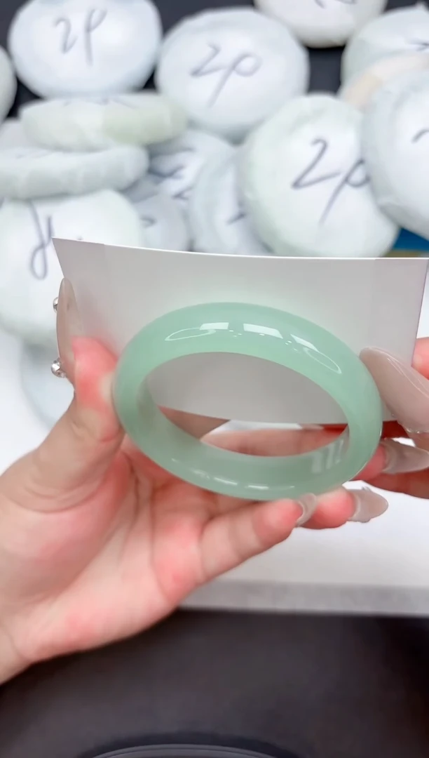 未镶嵌手镯石英质玉380-65.3