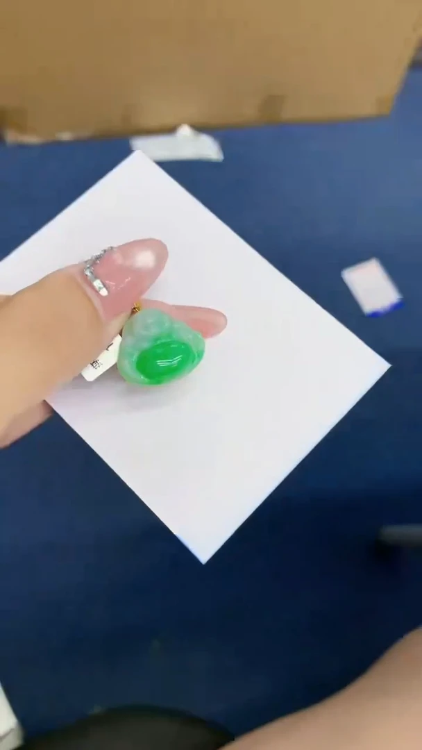 翡翠18K金镶嵌吊坠(不含链)1