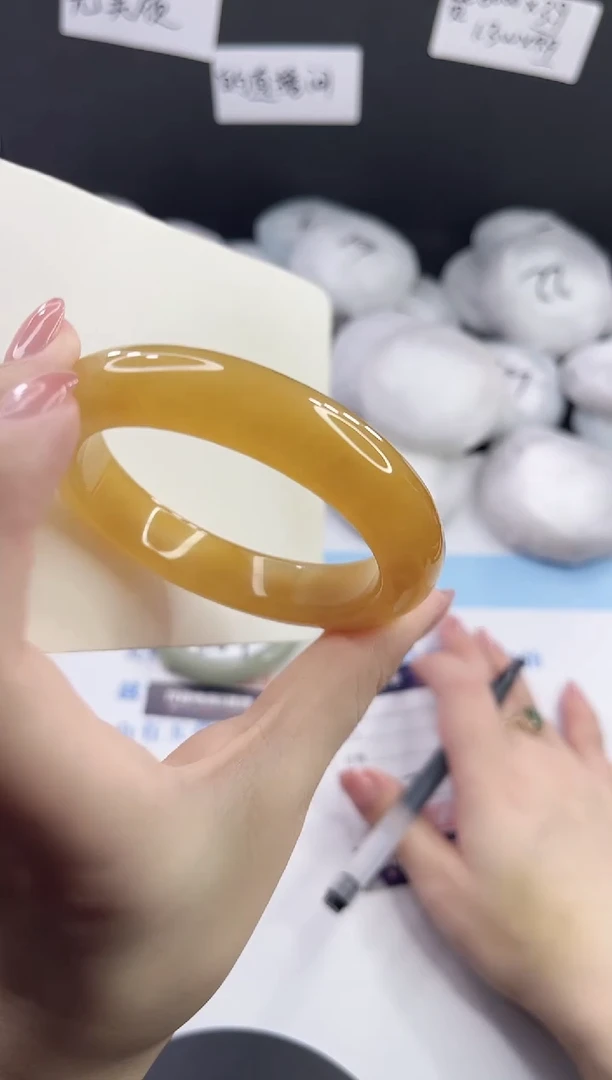 未镶嵌手镯石英质玉多样性发货L70