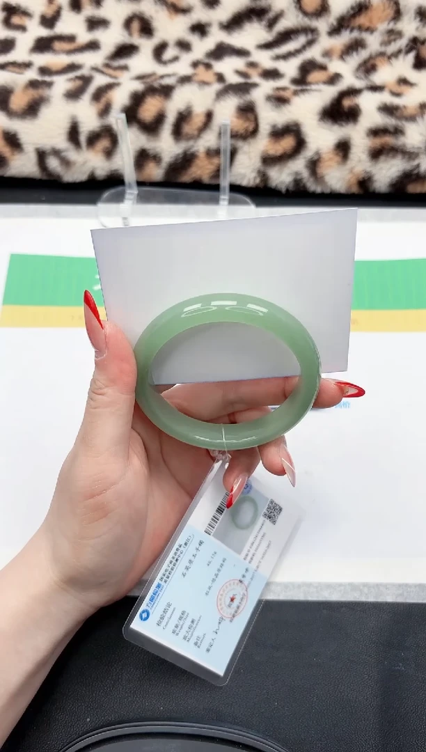 【闪购商品】石英质玉手镯未镶嵌245-54