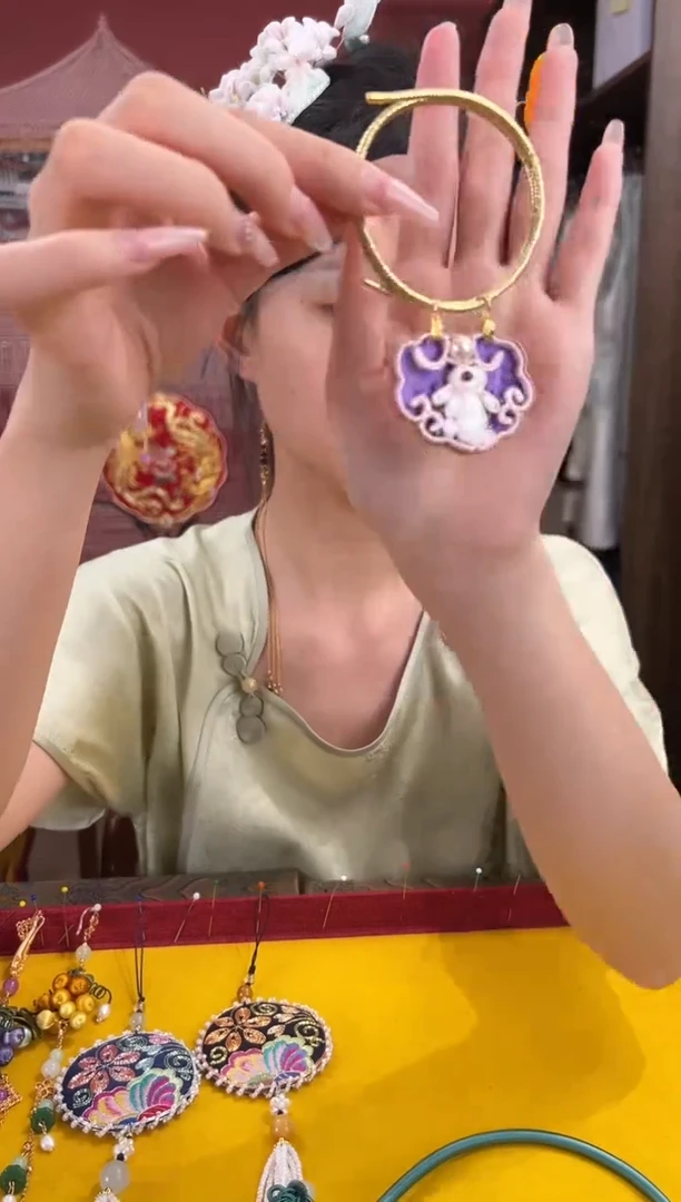 刺绣苏绣世家非遗手工（压襟）