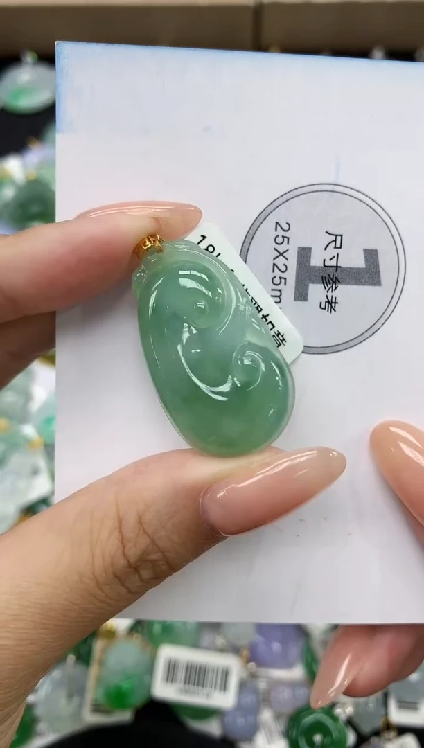 颈饰18K金镶嵌翡翠11111111111
