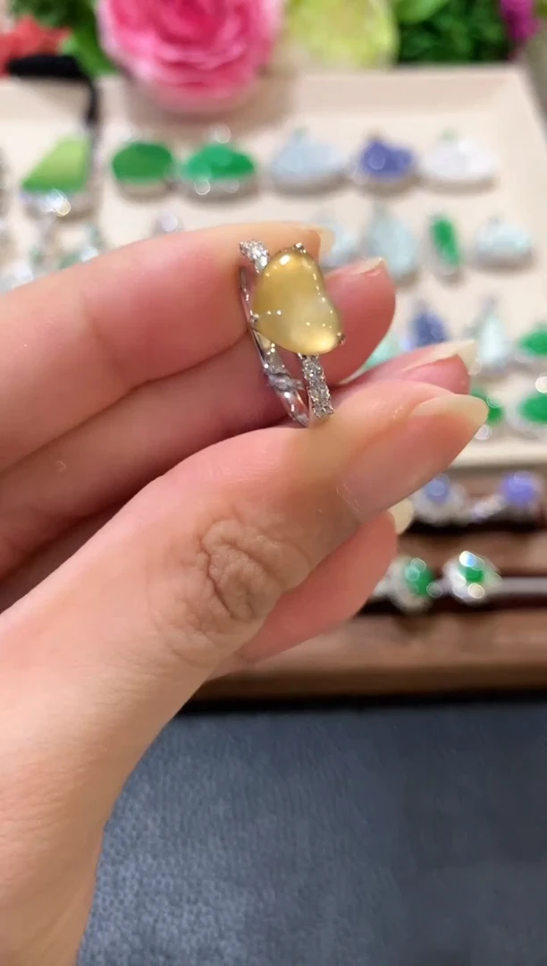 18K金镶嵌戒指翡翠b44