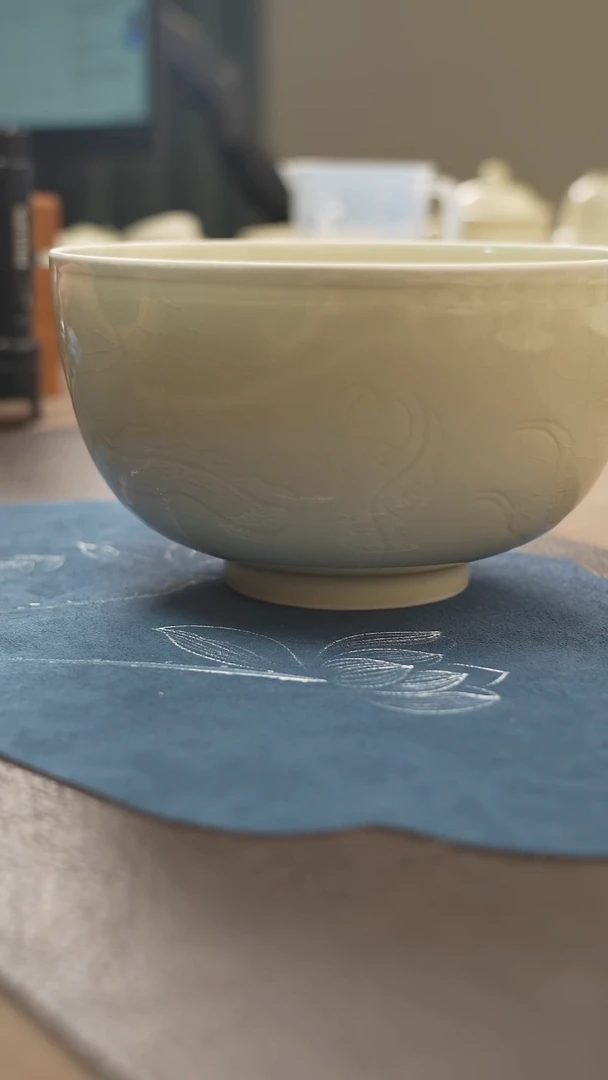 微瑕 仿古大龙碗不带礼盒