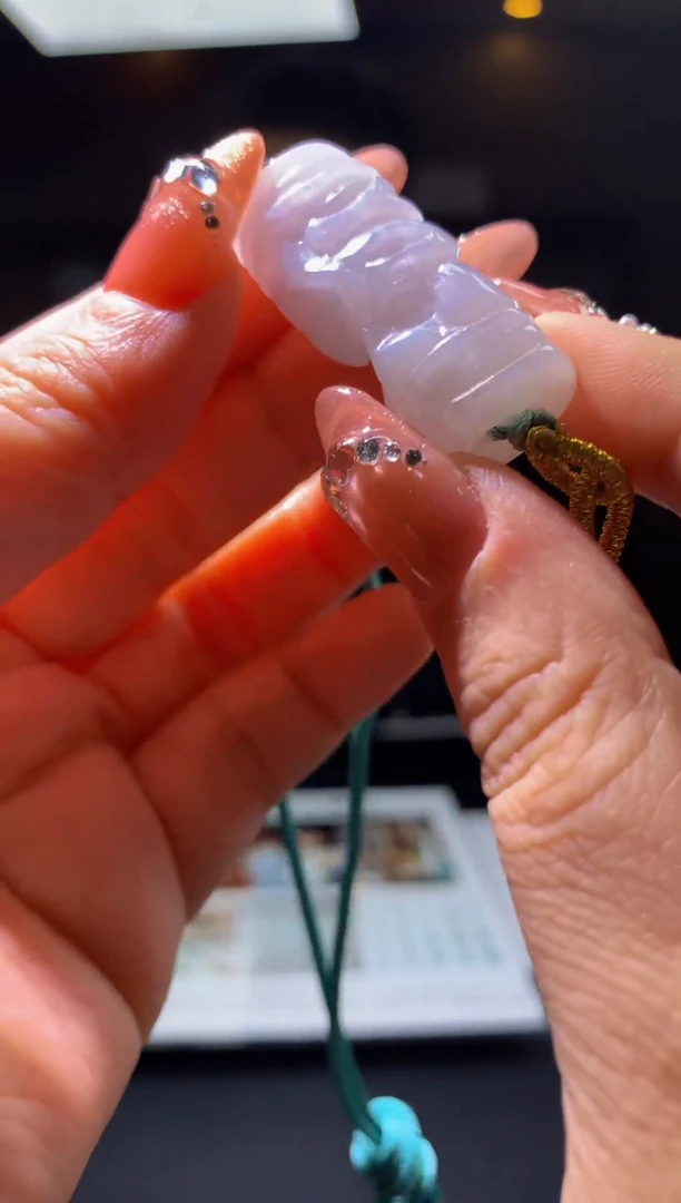 翡翠未镶嵌颈饰净货