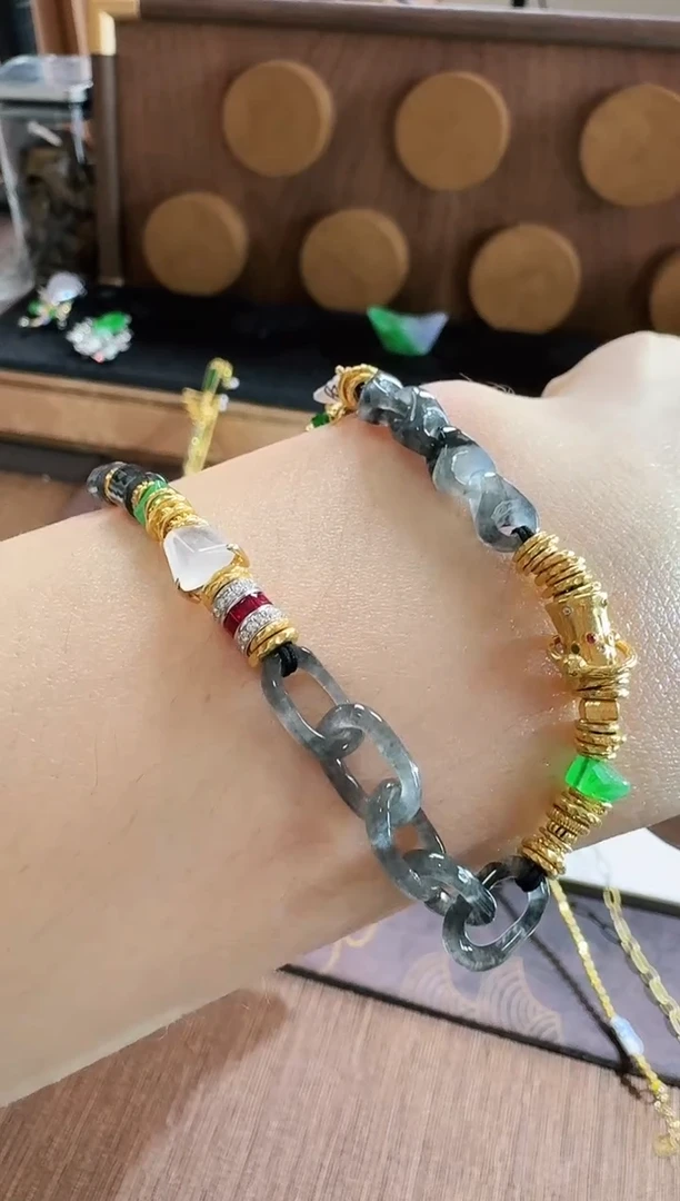 18K金镶嵌手链翡翠手链