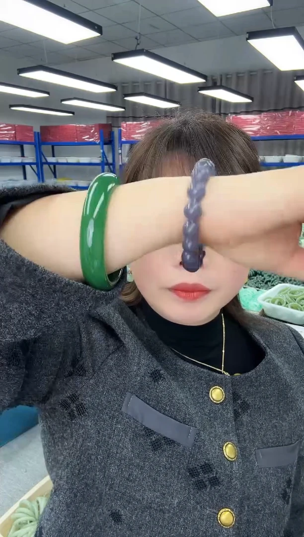 10mm烟紫手串多样性