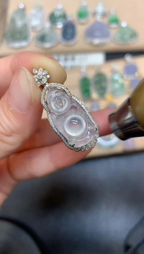 【闪购商品】翡翠颈饰18K金镶嵌站佛【无服务费