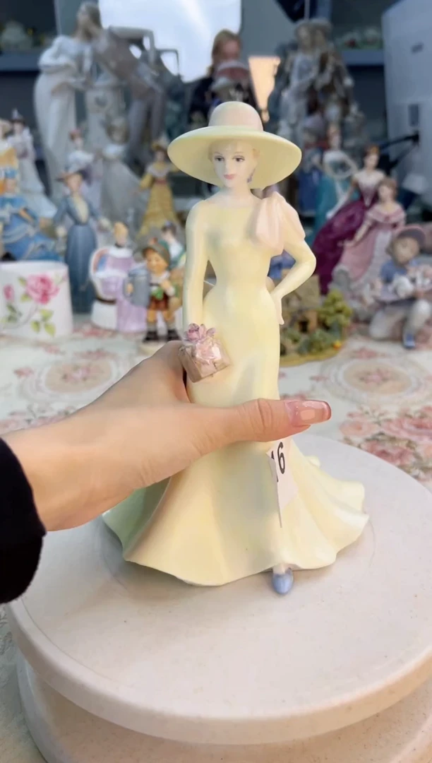 杯36 中古  科尔伯特 瓷偶