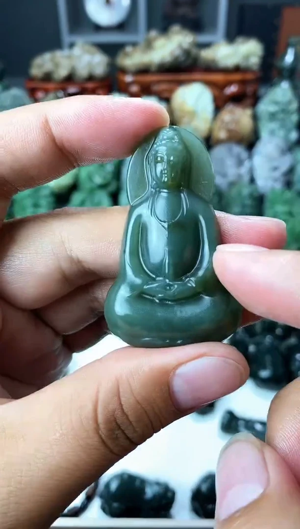 颈饰未镶嵌和田玉1