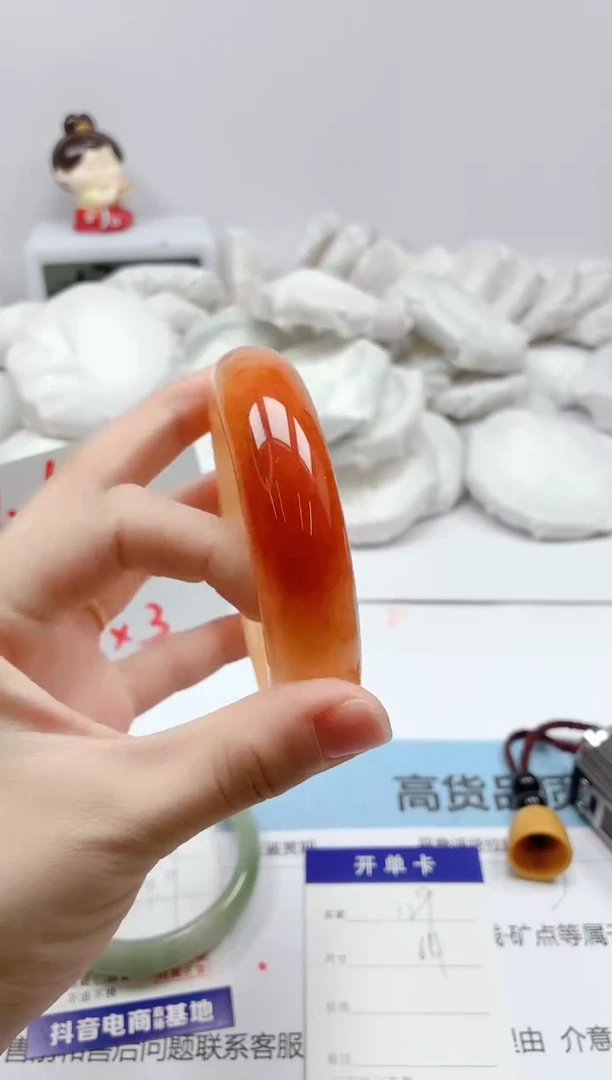 石英质玉手镯未镶嵌129/64