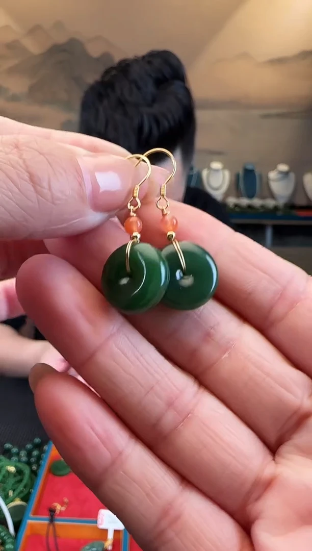 未镶嵌和田玉耳饰平安扣