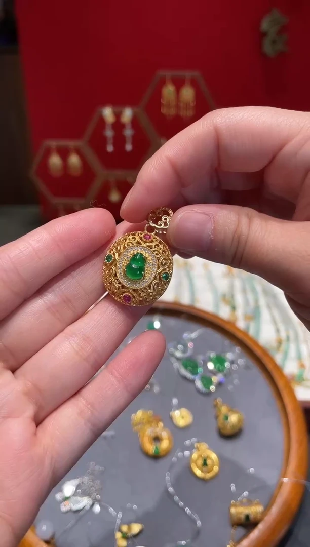 颈饰银S925镀金镶嵌翡翠翡翠吊坠