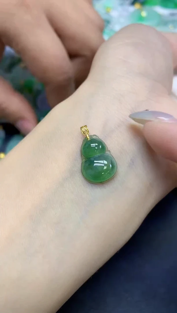 颈饰18K金镶嵌翡翠天然缅甸翡翠A货百元以上9元证书费自理