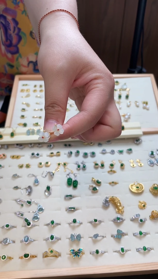 【闪购商品】和田玉银S925镀金镶嵌颈饰耳饰