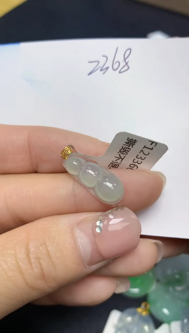【闪购商品】翡翠挂件18K金镶嵌 天然翡翠A货