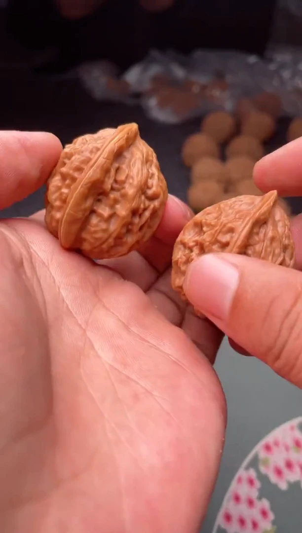 把件文玩核桃a197   大红袍   3 4尺