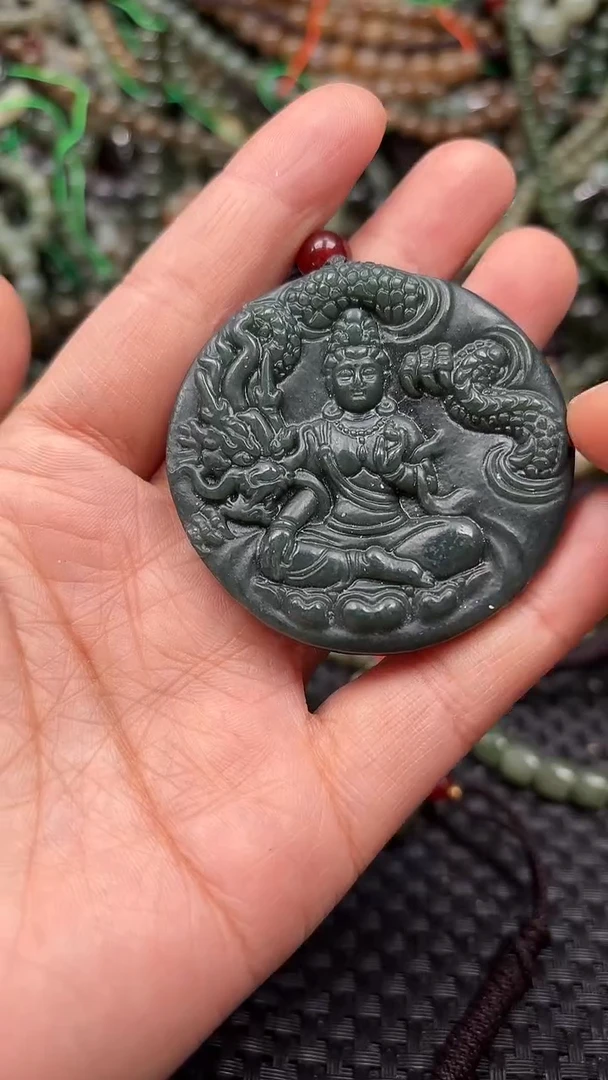 颈饰未镶嵌和田玉1