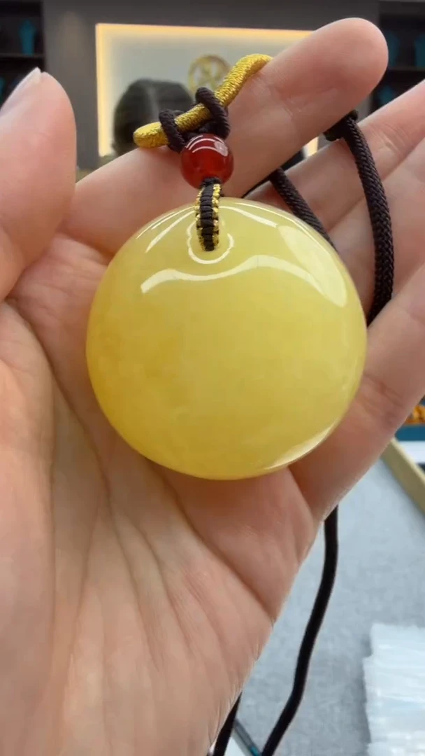 琥珀颈饰未镶嵌152秒拍号 假一罚三