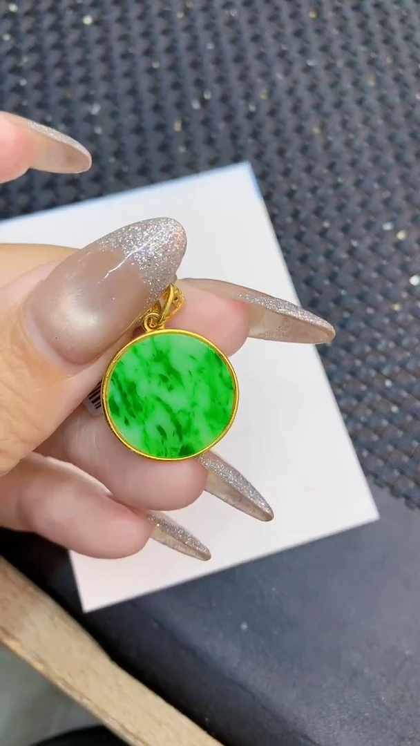 颈饰未镶嵌翡翠1