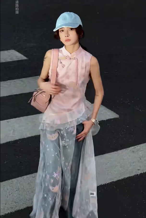 国风小众时尚粉色上衣女别致设计感显瘦百搭气质高级氛围感穿搭