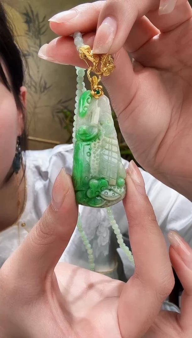 颈饰未镶嵌翡翠吊坠