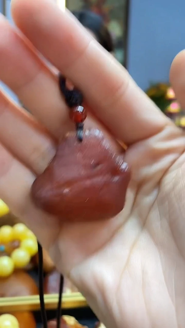 琥珀颈饰未镶嵌吊坠
