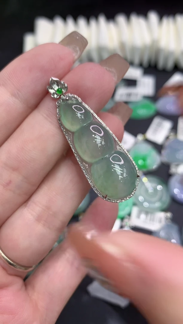 吊坠(不含链)18K金镶嵌翡翠111