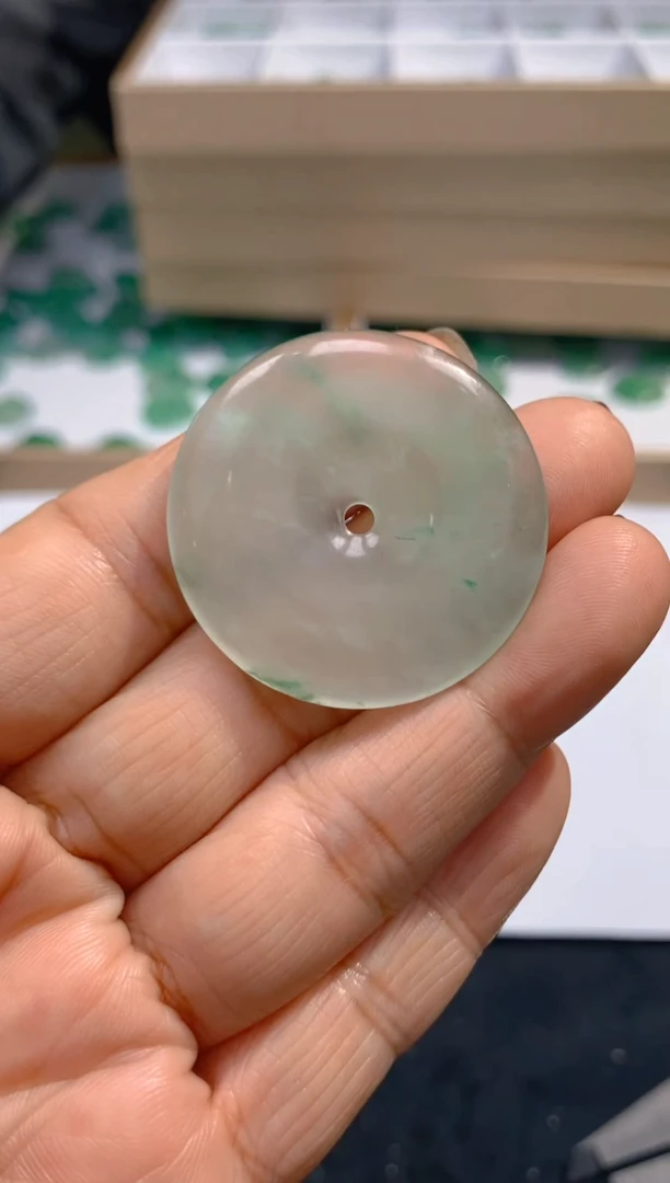【闪购商品】石英质玉颈饰未镶嵌冰美人A货非洲翠