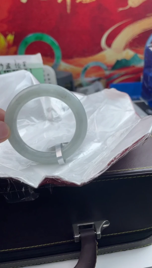 【闪购商品】翡翠手镯未镶嵌5翡翠手镯（微瑕）