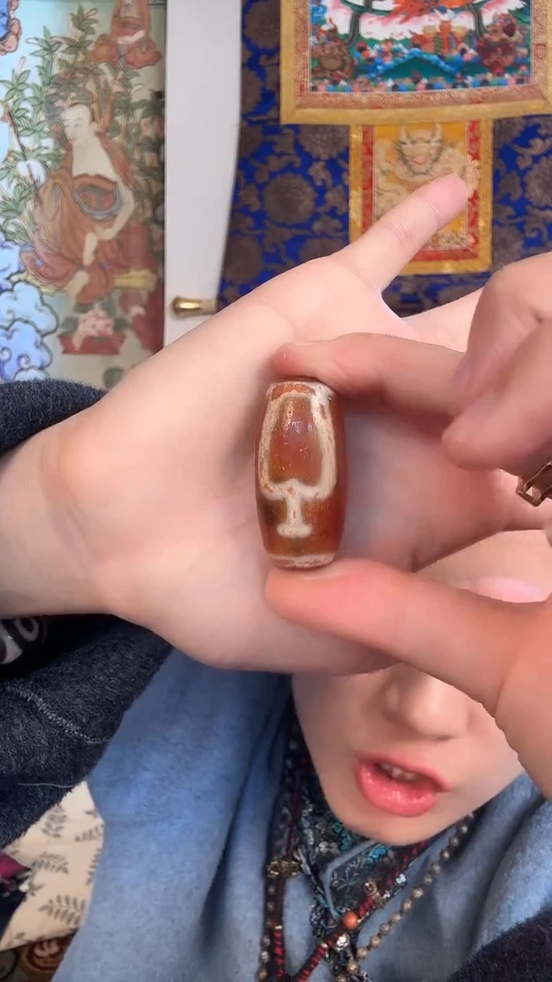 非金属无非金属无藏地红肉宝瓶天珠