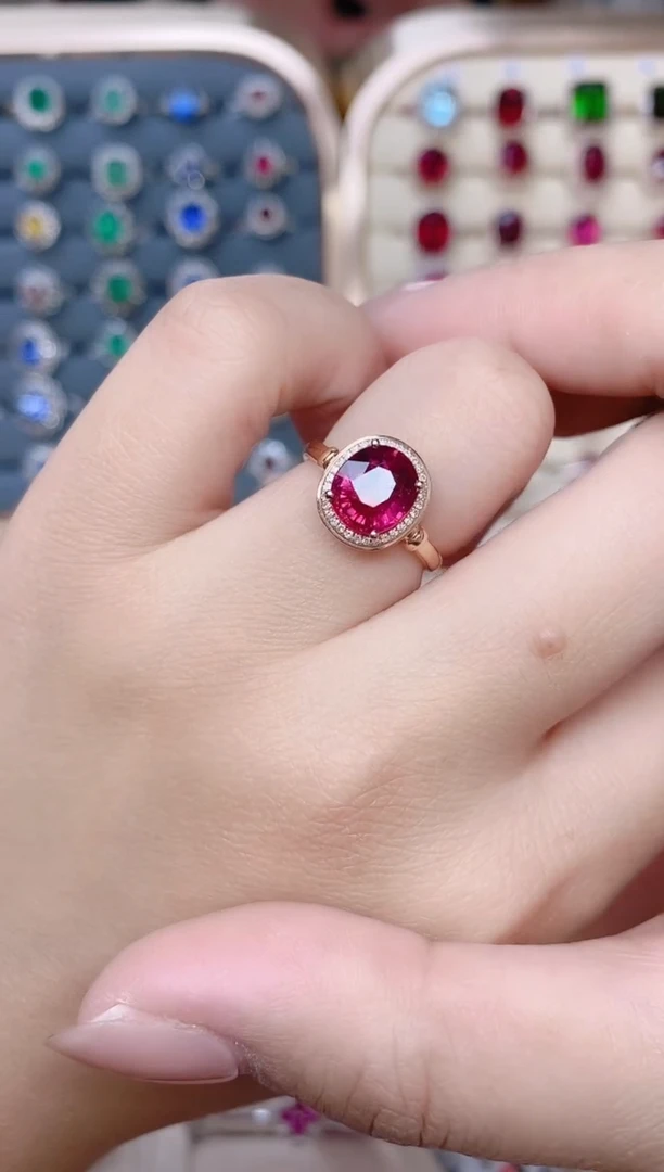 18K金镶嵌戒指碧玺2.25CT