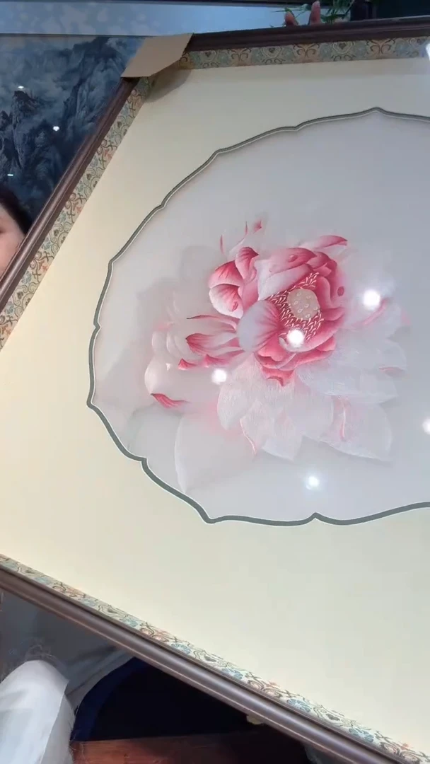刺绣非遗苏绣手工刺绣单面绣荷花胡桃木框子