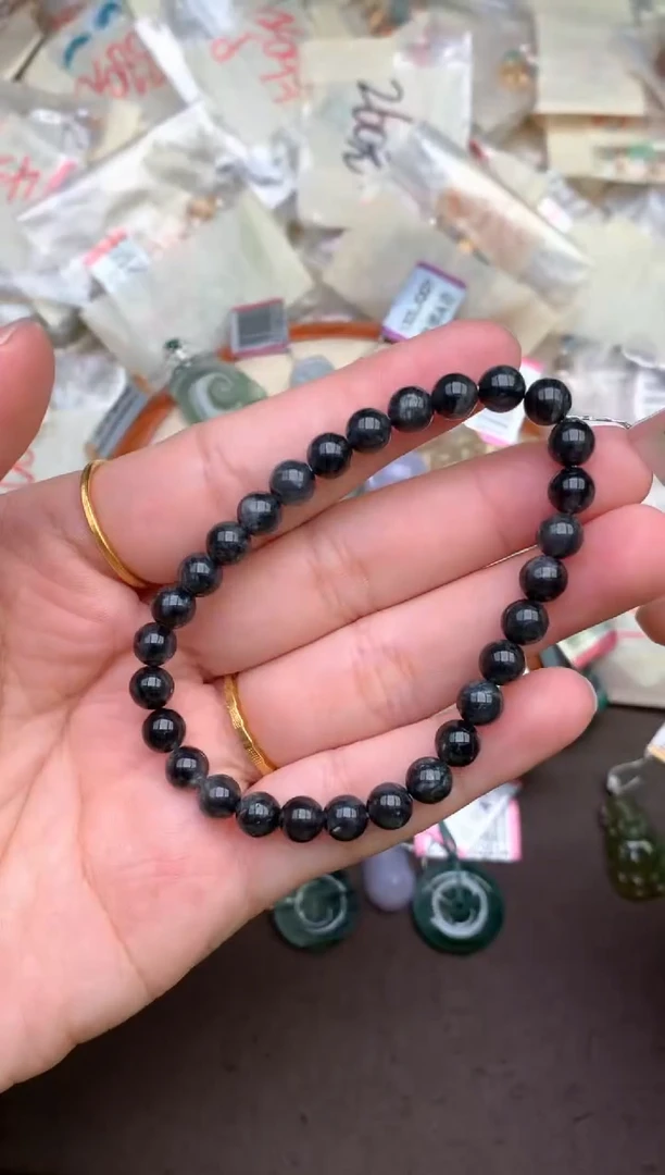 未镶嵌挂件翡翠—