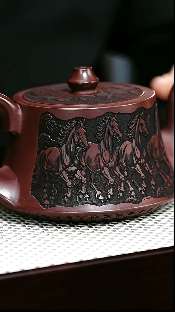 茶壶紫砂宜兴紫砂 八骏曲壶石红 高艳h555