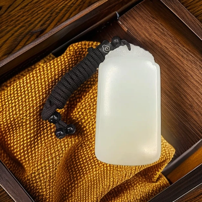 【琪玉轩】精品时尚和田玉平安牌