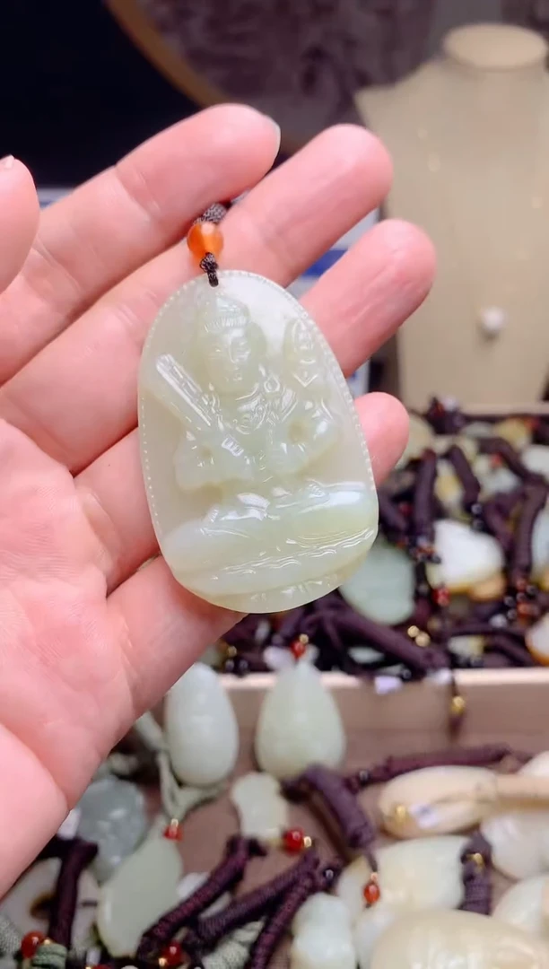 和田玉未镶嵌颈饰1