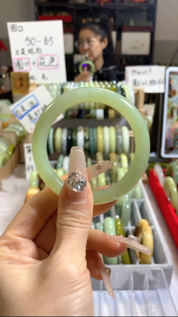 未镶嵌岫玉手镯35