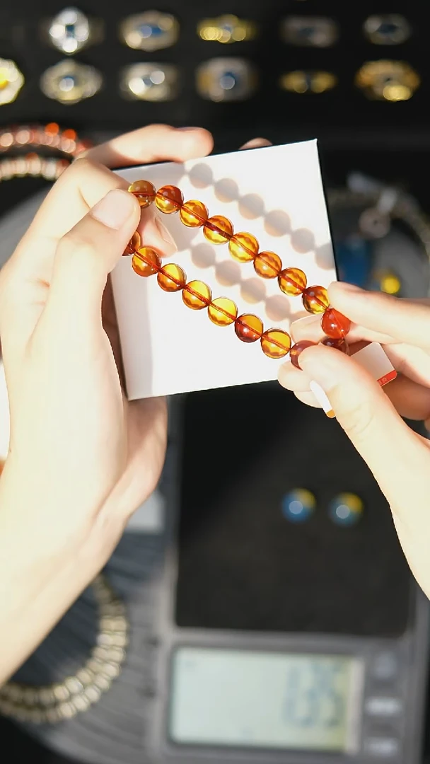 【闪购商品】琥珀裸石未镶嵌10mm红蓝单圈老矿