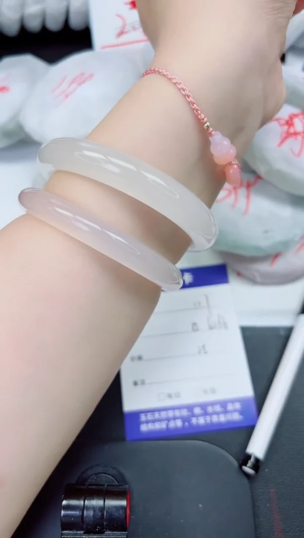 石英质玉手镯未镶嵌111-65