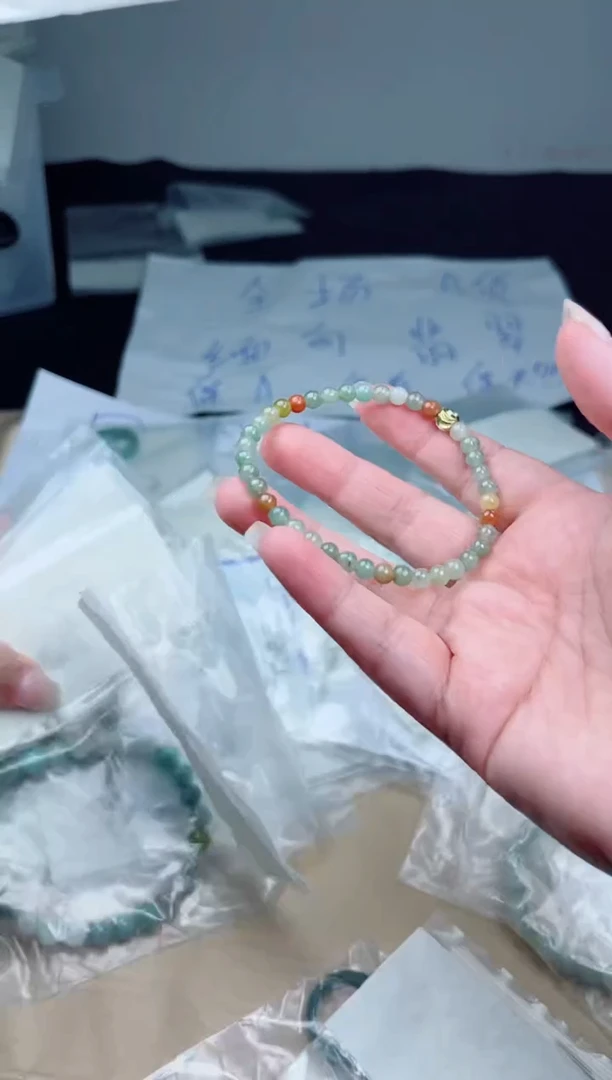 翡翠未镶嵌颈饰珠串