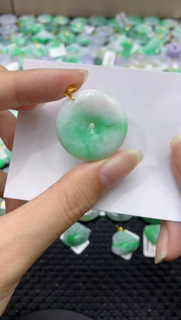 颈饰未镶嵌翡翠天然缅甸翡翠A货